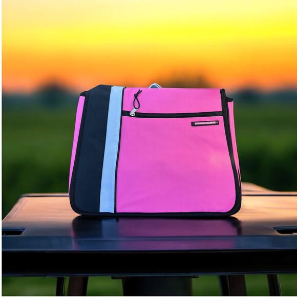 Pink Travel Messenger Laptop Commuter TravelMaker Bag with Adjustable Strap NEW - Picture 1 of 16